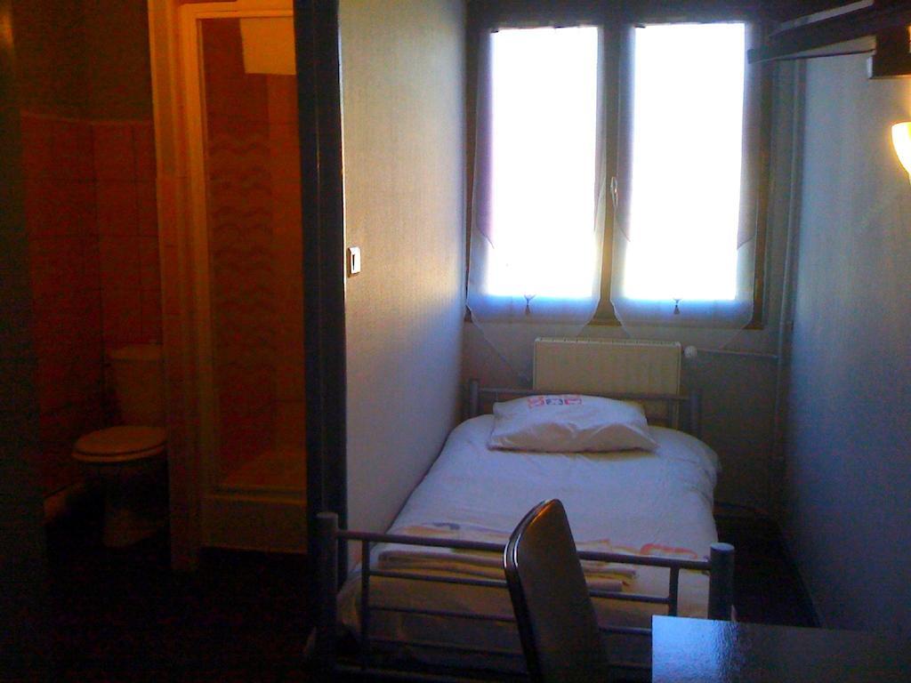 Pension Hotel Restaurant De La Place Voujeaucourt Rum bild